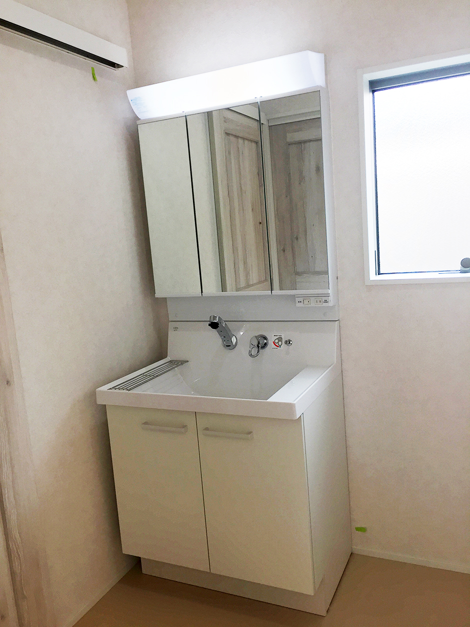 洗面化粧台（3面鏡）